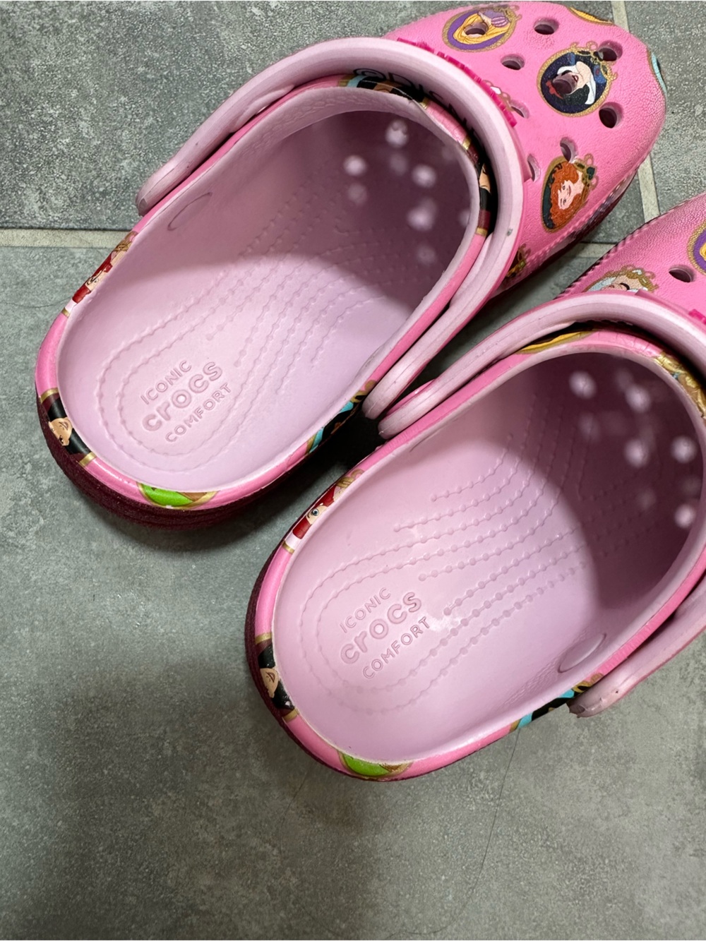 Crocs Disney Princess Classic Clog - Picture 8 of 8